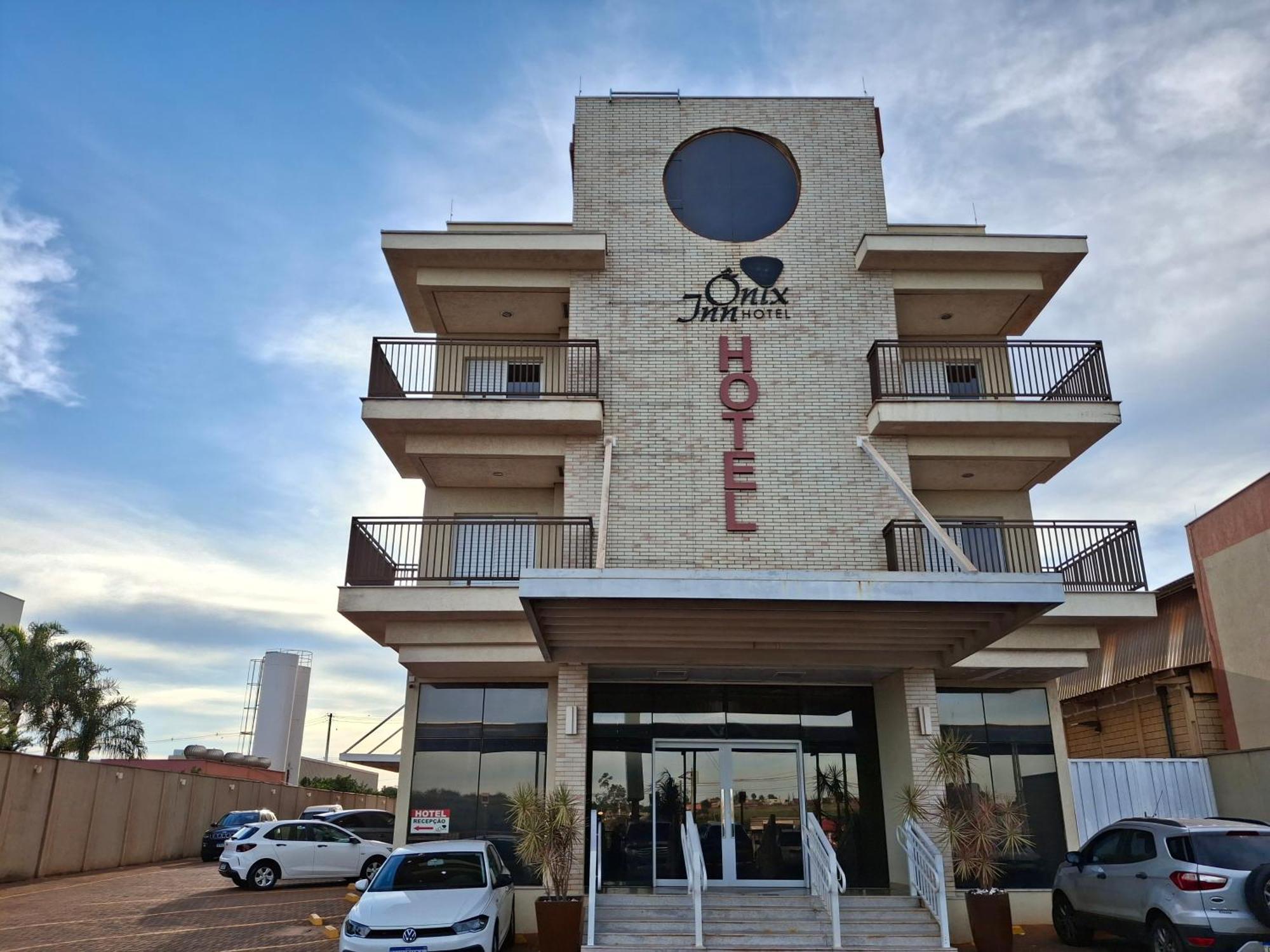 Onix Inn Hotel Cravinhos Exterior photo